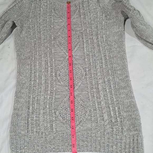 Old Navy Light Gray Cable Knit Sweater - Picture 2 of 9